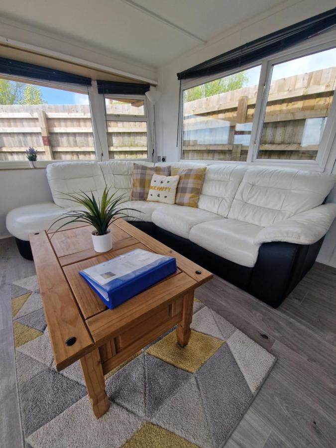 Featheredge Corner Lodge ウェルズ エクステリア 写真