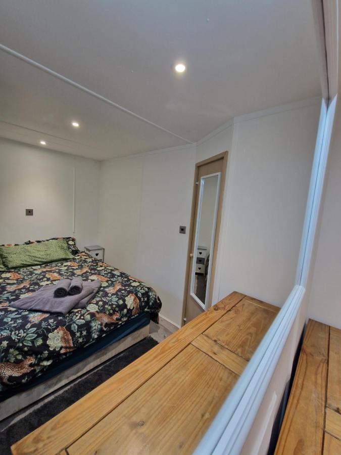 Featheredge Corner Lodge ウェルズ エクステリア 写真