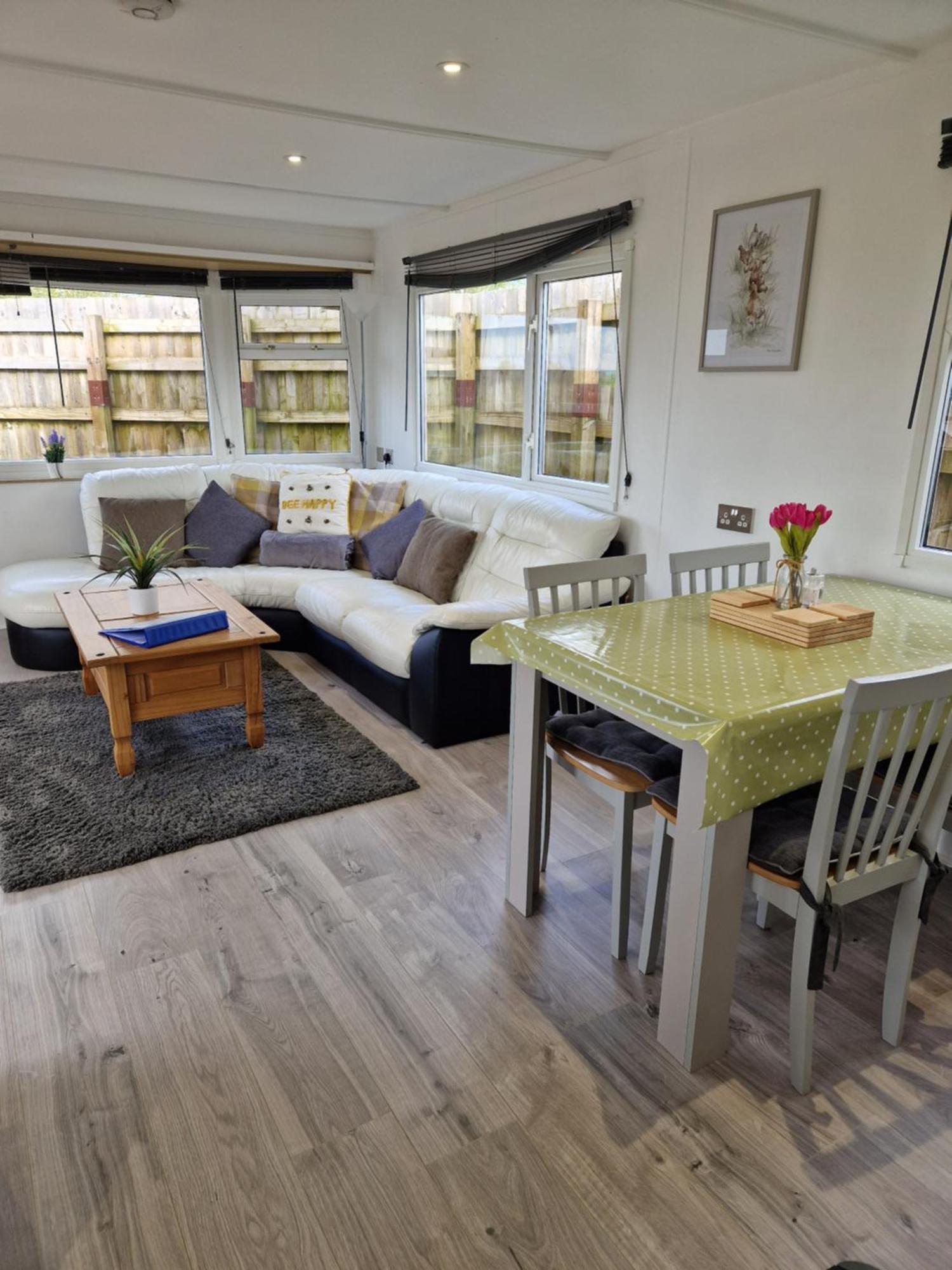 Featheredge Corner Lodge ウェルズ エクステリア 写真