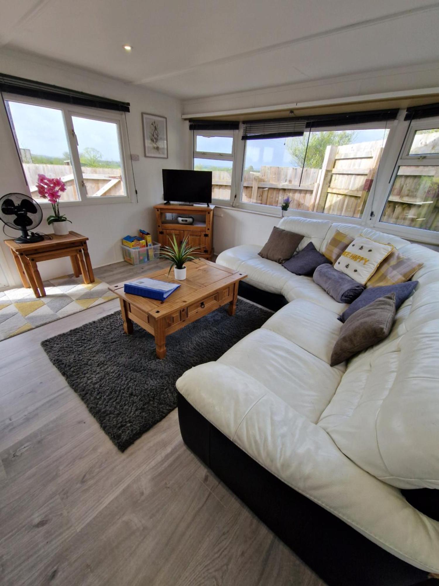 Featheredge Corner Lodge ウェルズ エクステリア 写真